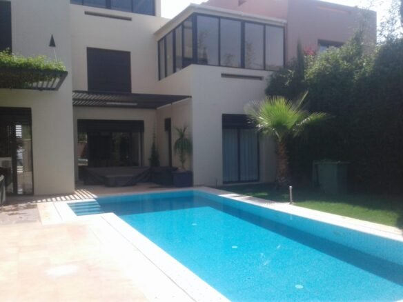 Moderne villa meublée